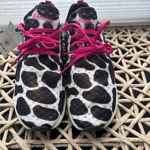 NEW Ariat Fuse Women’s Sneakers Cow Print Size 7